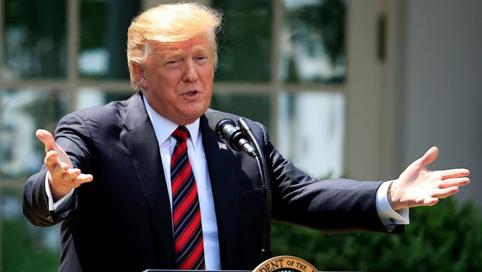 Trump retrasa aranceles a importaciones de autos y componentes