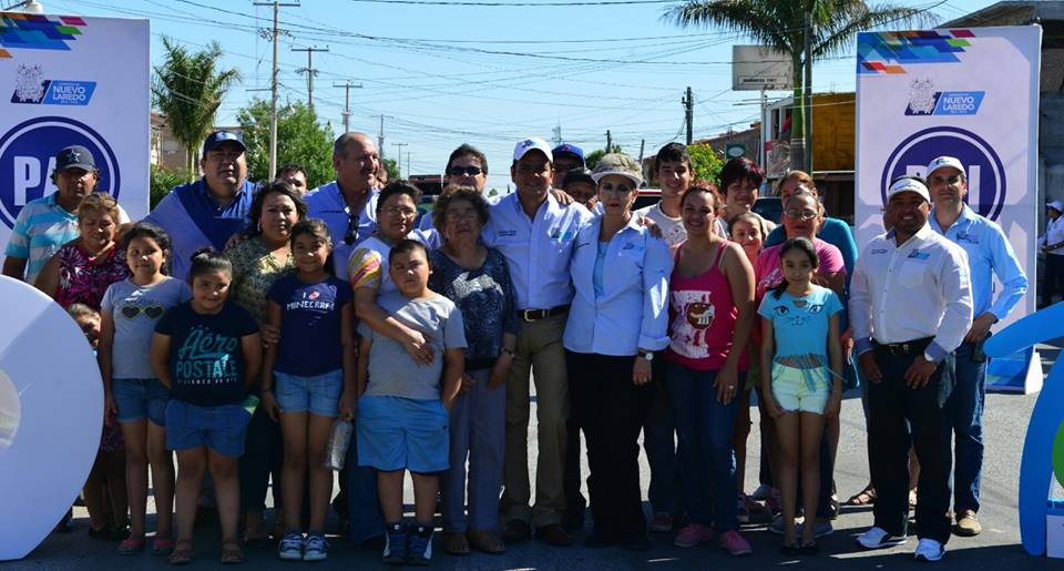 Beneficia alcalde de Nuevo Laredo a vecinos de la colonia Villas del Sol
