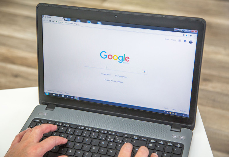 Google enfrenta multa millonaria por abuso de plataforma publicitaria