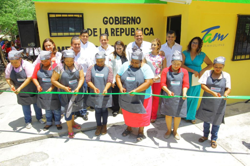 Inauguran comedores comunitarios
