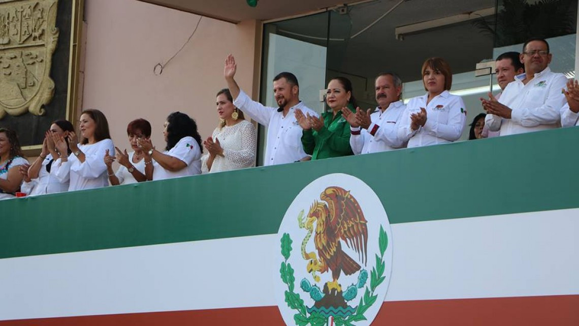 Ayuntamiento presente en desfile de independencia