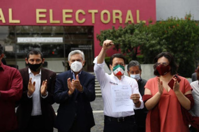 Se registra  Mario Delgado ante el INE para la Dirigencia Nacional de MORENA