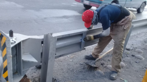 Vallas metálicas contribuyen a la seguridad y orden vial