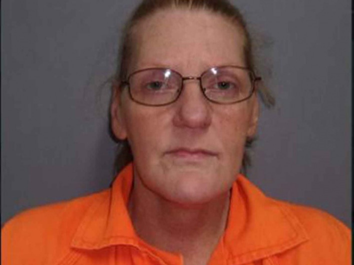 Detienen a mujer por vender justificantes médicos falsos