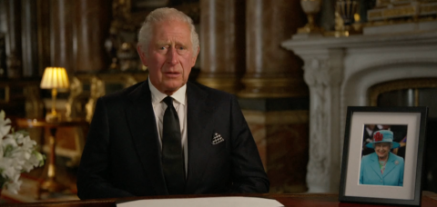 En primer mensaje, Rey Carlos III promete servir con respeto y lealtad
