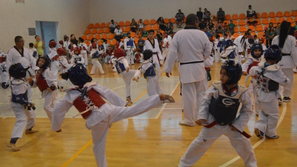 Con deporte festejan en la capital