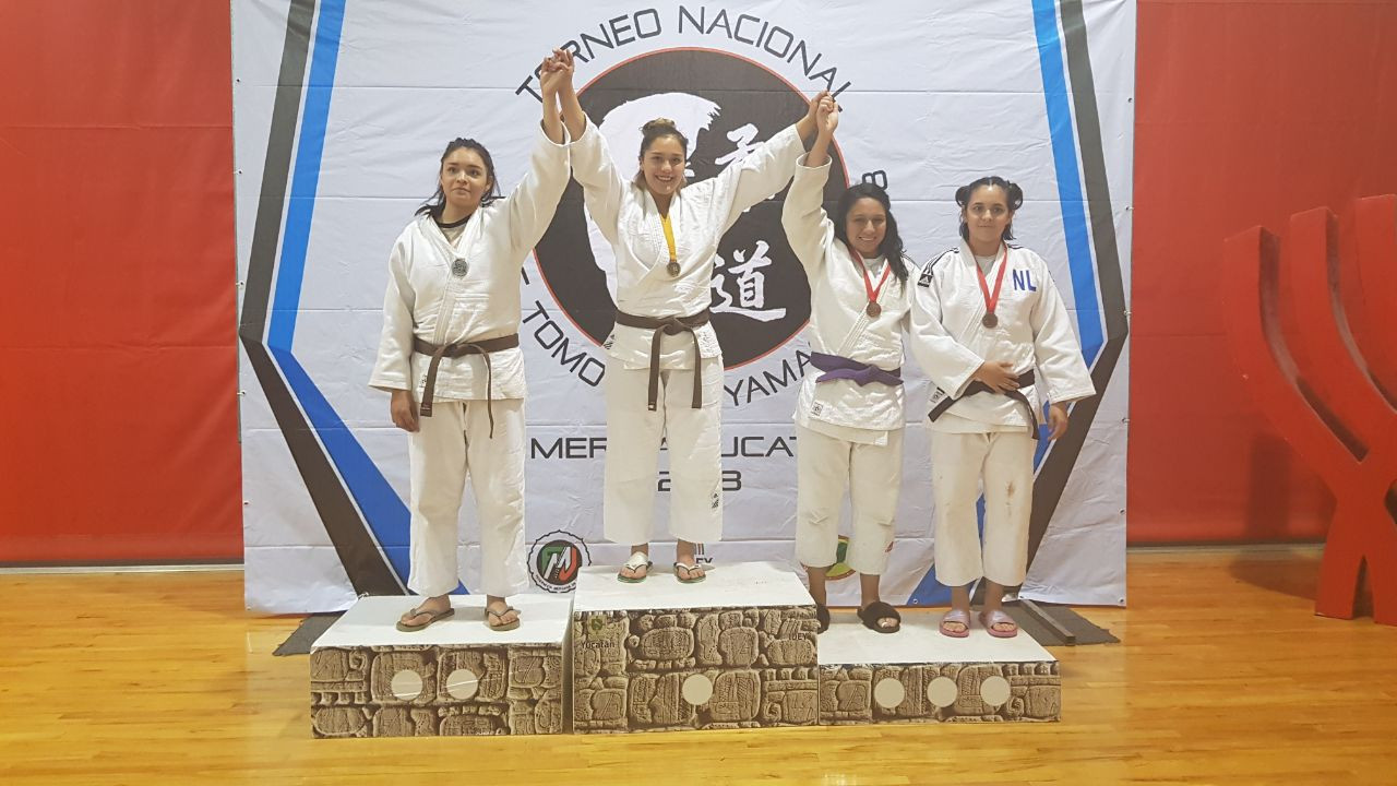 Éxito en estatal de Taekwondo