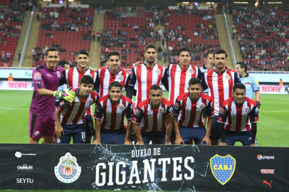 Chivas gana el 'Duelo de Gigantes' a Boca Juniors 