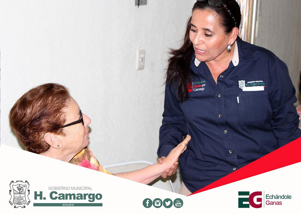 Entregan cheque a pensionados y jubilados