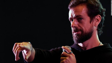 Fundador de Twitter reacciona a su compra por Elon Musk