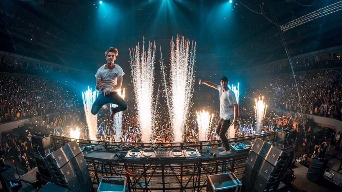 The Chainsmokers lanza sencillo con Coldplay