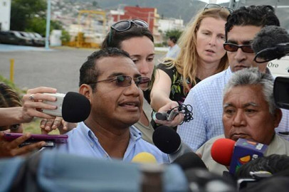 Vidulfo Rosales renuncia a la defensa de las familias de los 43 normalistas de Ayotzinapa