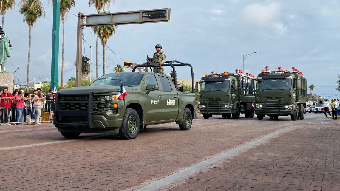 Desfilan por la Independencia
