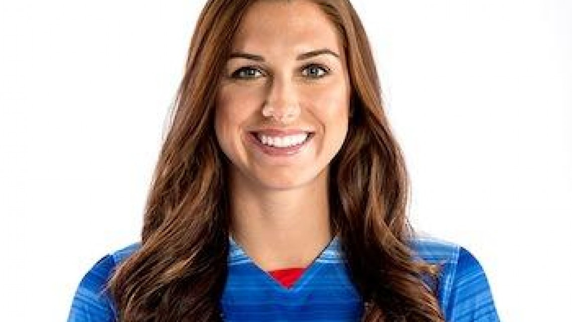Alex Morgan enciende redes con provocativo video