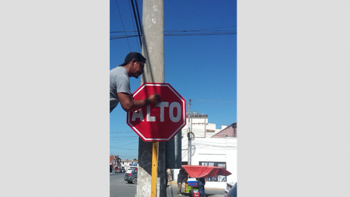 Soluciona Municipio señalización de vialidades