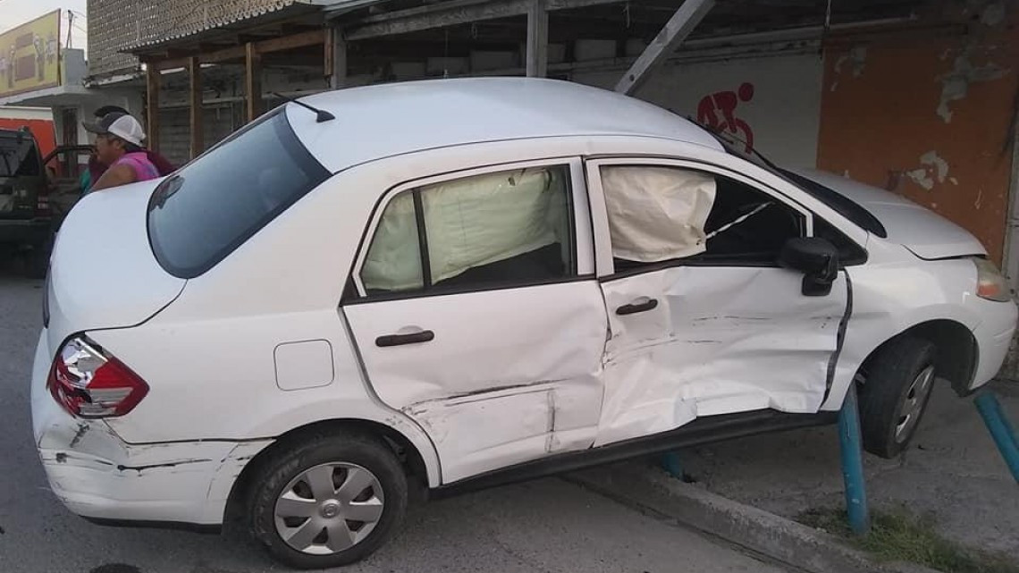 Choque mañanero deja daños materiales en Matamoros