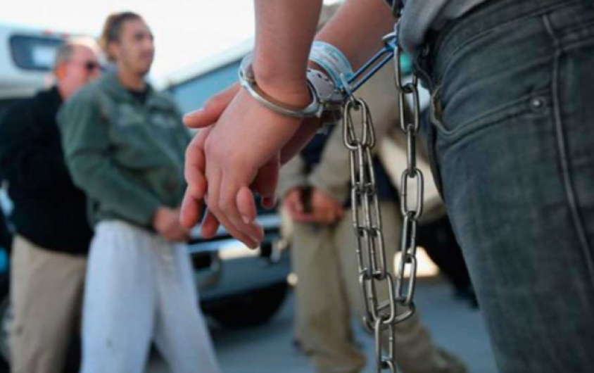 Deportan autoridades de EU a un fugitivo a México