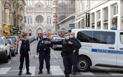 Deja tres muertos ataque terrorista en una iglesia francesa
