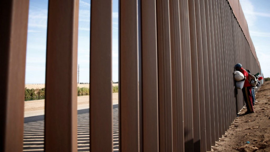 Juez bloquea la orden de Trump de limitar asilo a migrantes