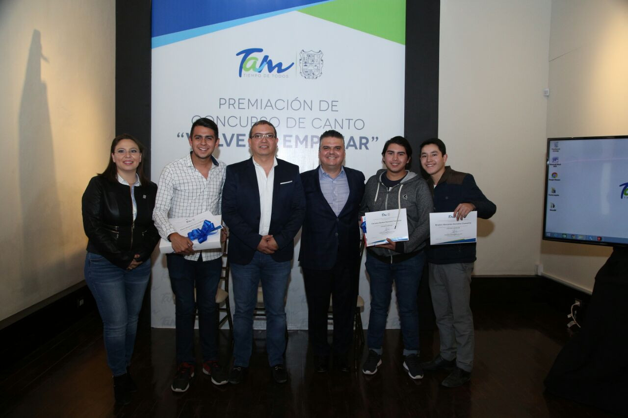 Premian a ganadores del concurso estatal de canto Volver a Empezar